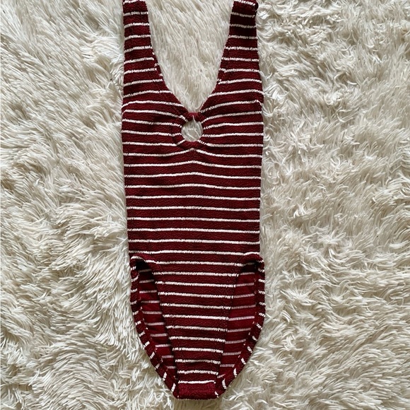 Hunza G Other - NWT hunza g striped celine swimsuit in wine/white